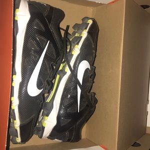 Hyper diamond keystone softball cleats